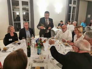 Europäische Freundschaft - Pirmasenser Delegation ist in Poissy angekommen