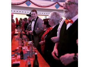 CVP â€žrocktâ€œ bei Prunksitzung die Festhalle â€“ OB holt Zwickspatz hervor