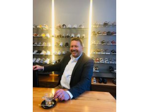 Zu Besuch in der Schuhfabrik â€“ Bei â€žSemlerâ€œ ziehen alle fest an einem Strang!