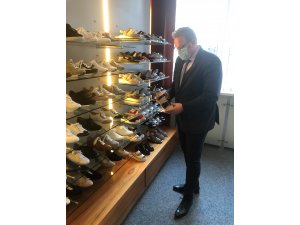 Zu Besuch in der Schuhfabrik â€“ Bei â€žSemlerâ€œ ziehen alle fest an einem Strang!