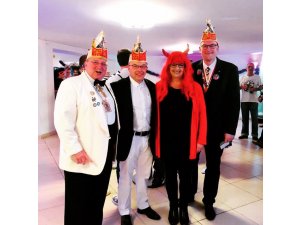 CVP â€žrocktâ€œ bei Prunksitzung die Festhalle â€“ OB holt Zwickspatz hervor