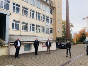 Zu Besuch in der Schuhfabrik â€“ Bei â€žSemlerâ€œ ziehen alle fest an einem Strang!