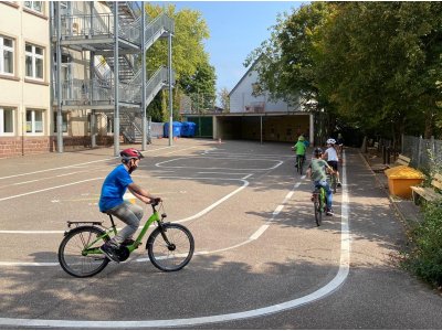 Pirmasens: Verkehrsübungsplätze: Neue Rad-Parcours für Höfe in Grundschulen