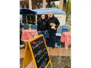 Winter auf dem Bauernmarkt - und eine Gedenktafel angebracht...