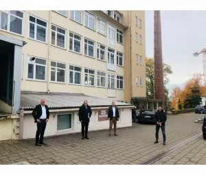Zu Besuch in der Schuhfabrik â€“ Bei â€žSemlerâ€œ ziehen alle fest an einem Stra...